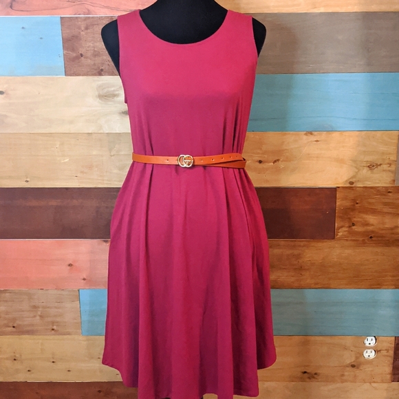 Zenana Outfitters Dresses & Skirts - 💜 5/$25 large burgundy super soft dress with pockets and built